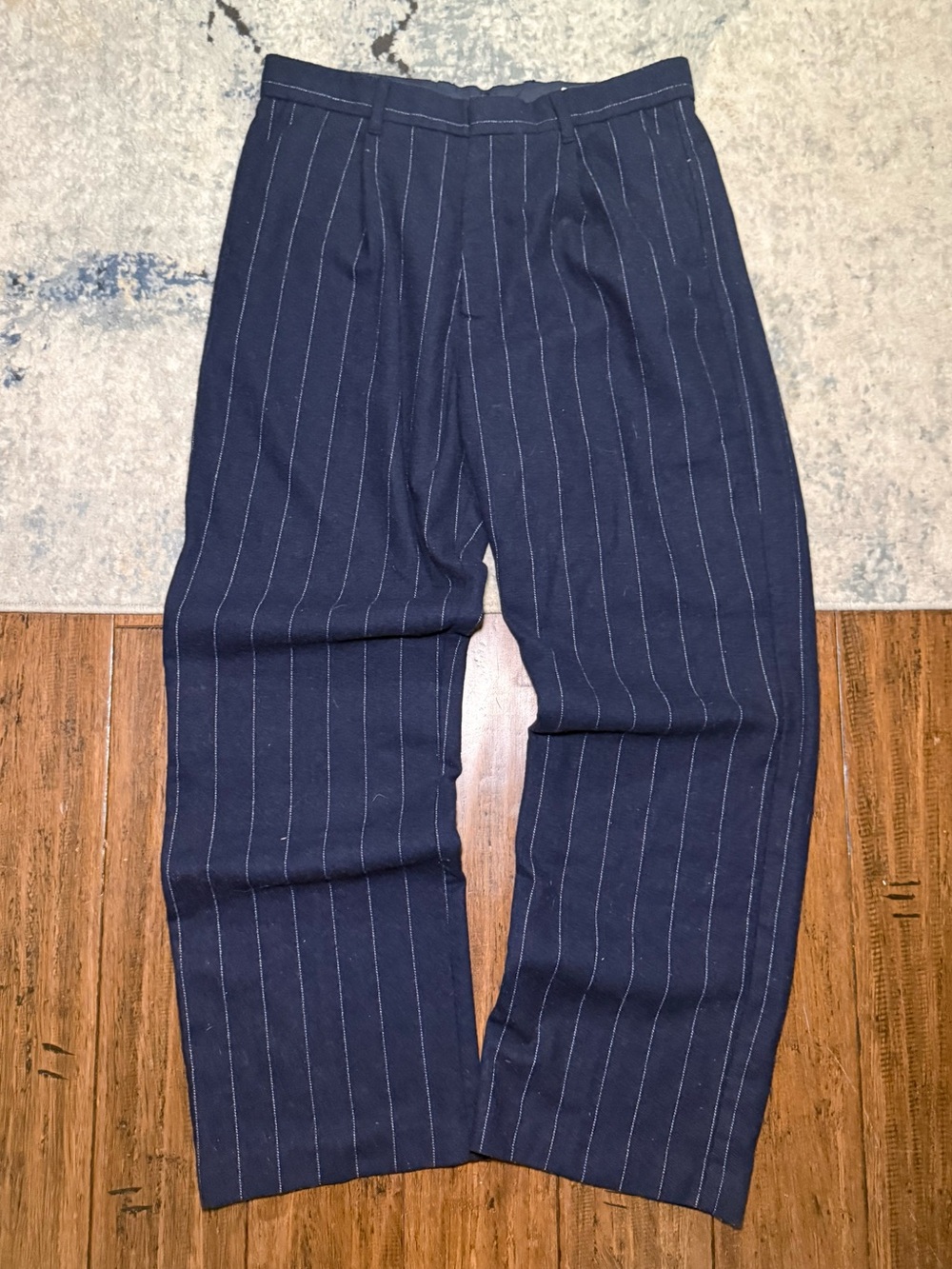 Gap ‘90s Loose Navy Pinstripe Pants – Men’s 31x30
